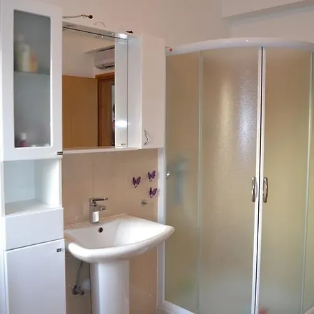 Greta Apartment