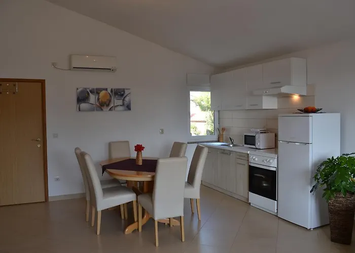 Greta,50 Meters To The Lejlighed *