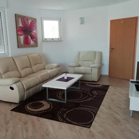 公寓 Greta,50 Meters To The