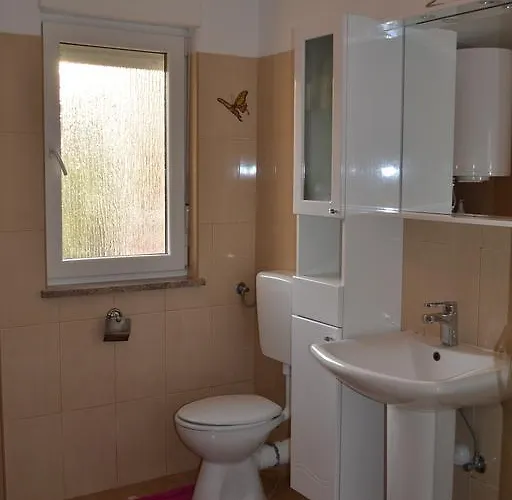 Greta,50 Meters To The