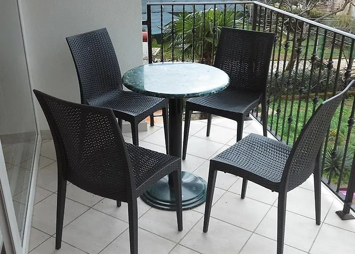 Greta,50 Meters To The 班约勒