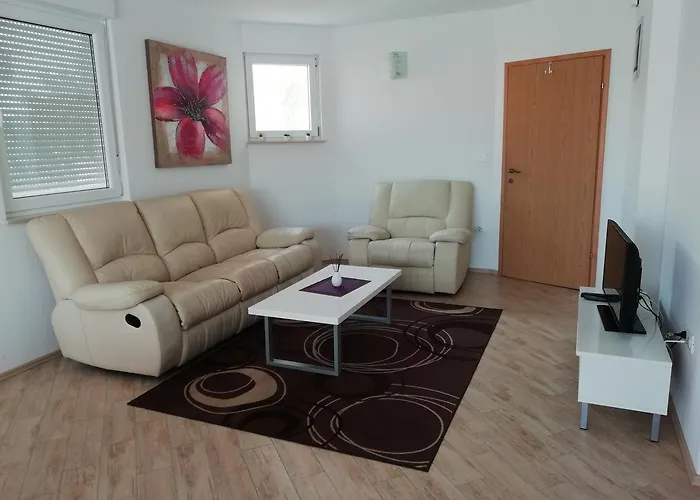 公寓 Greta,50 Meters To The