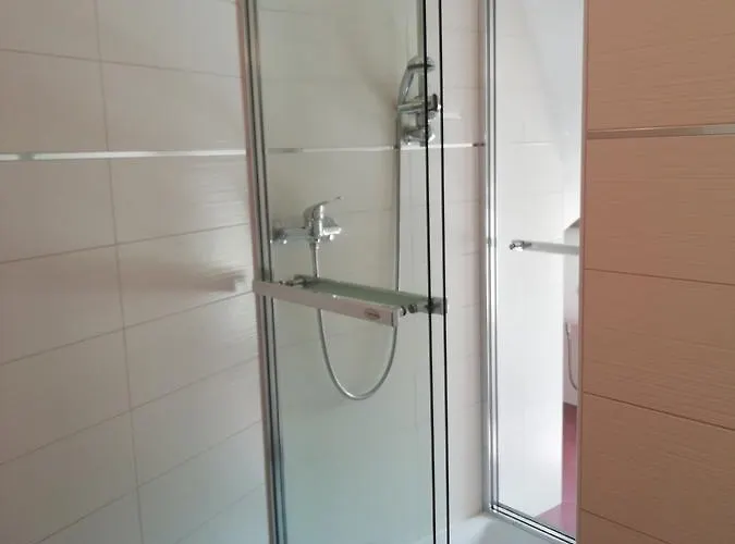 Greta,50 Meters To The