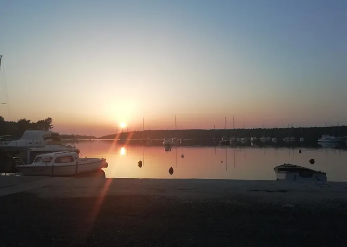 Greta,50 Meters To The 公寓 班约勒